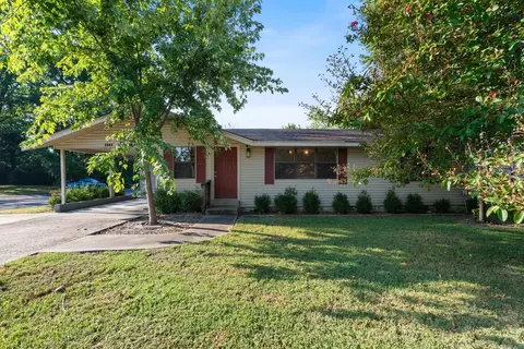 1951 Torreyson St, Conway, AR 72034