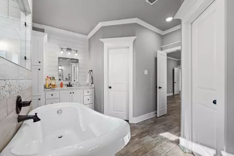 Entry Way - 125 Mayberry Dr, Cabot, AR 72023 photo 3 of 5