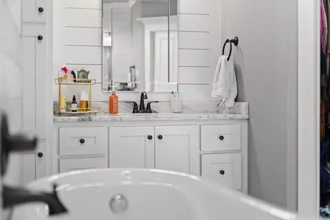 Bath - 125 Mayberry Dr, Cabot, AR 72023 photo 6 of 8