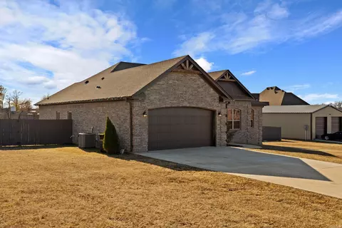 Exterior - 125 Mayberry Dr, Cabot, AR 72023 photo 5 of 6