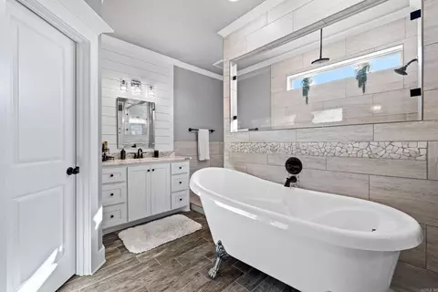Bath - 125 Mayberry Dr, Cabot, AR 72023 photo 1 of 8