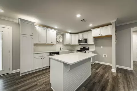 Kitchen - 241 Heather Loop, Beebe, AR 72012 photo 4 of 4
