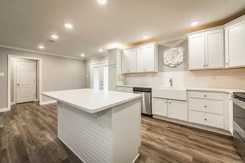 Kitchen - 241 Heather Loop, Beebe, AR 72012 photo 3 of 4