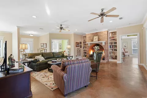 Living - 2121 Donham, Bauxite, AR 72011 photo 4 of 6