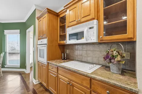 Kitchen - 2121 Donham, Bauxite, AR 72011 photo 1 of 3