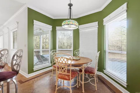 Dining - 2121 Donham, Bauxite, AR 72011 photo 3 of 3