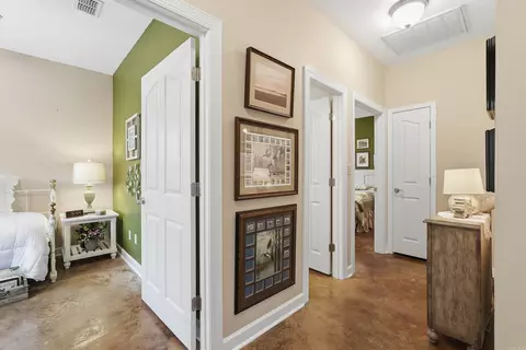 Entry Way - 2121 Donham, Bauxite, AR 72011 photo 4 of 5