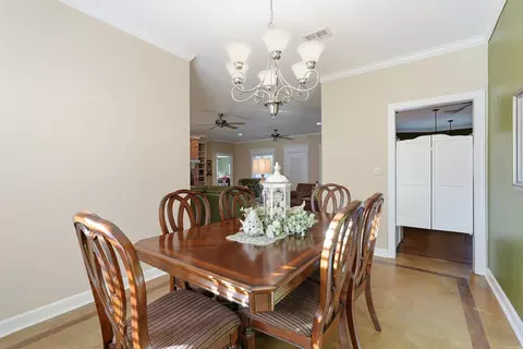 Dining - 2121 Donham, Bauxite, AR 72011 photo 1 of 3