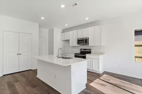Kitchen - 114 Sofia Dr, Maumelle, AR 72113 photo 1 of 1