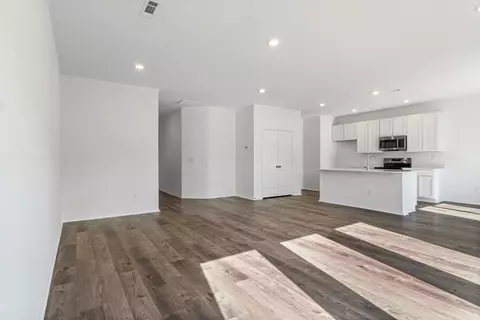 Living - 114 Sofia Dr, Maumelle, AR 72113 photo 4 of 4