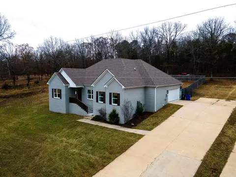Exterior - 62 Ridge Dr, Greenbrier, AR 72058 photo 8 of 9