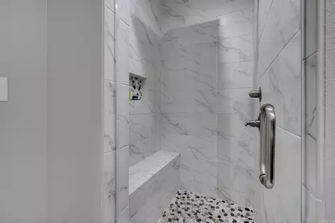 Bath - 62 Ridge Dr, Greenbrier, AR 72058 photo 5 of 7