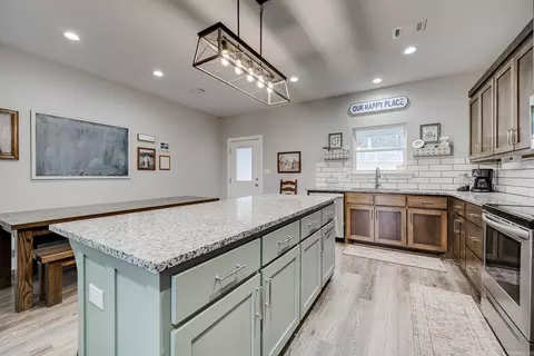Kitchen - 62 Ridge Dr, Greenbrier, AR 72058 photo 5 of 5