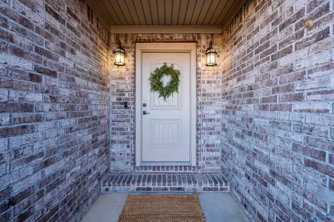 Entry Way - 1194 Oak Glenn Loop, Bryant, AR 72022 photo 1 of 2