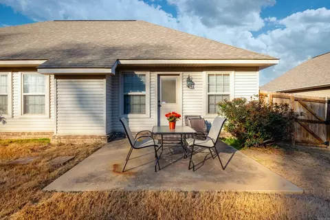 Exterior - 1194 Oak Glenn Loop, Bryant, AR 72022 photo 3 of 4