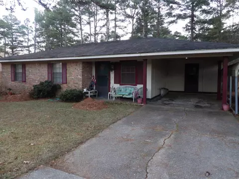 524 E Calhoun St, Monticello, AR 71655