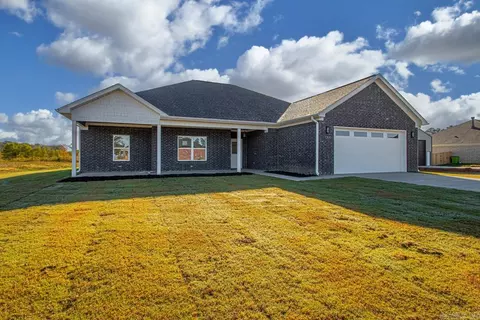 Exterior - 1064 Duke Dr, Bauxite, AR 72011 photo 2 of 9