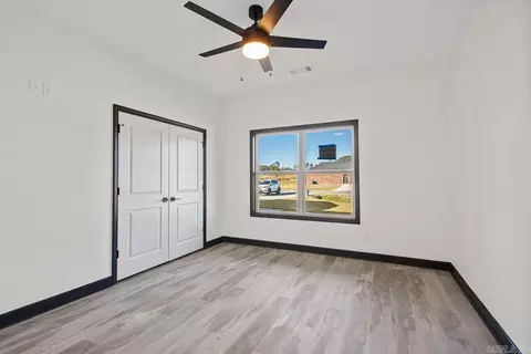 Bedroom - 1064 Duke Dr, Bauxite, AR 72011 photo 3 of 7
