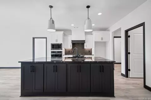 Kitchen - 1064 Duke Dr, Bauxite, AR 72011 photo 2 of 3