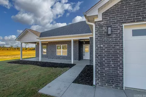 Exterior - 1064 Duke Dr, Bauxite, AR 72011 photo 3 of 9