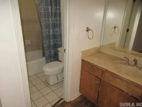 Bath - 1501 Blackhawk Ridge Ln, Pine Bluff, AR 71603 photo 1 of 2