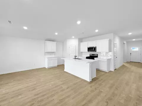 Kitchen - 18 Plantation Dr, Mayflower, AR 72106 photo 2 of 2