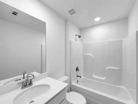 Bath - 18 Plantation Dr, Mayflower, AR 72106 photo 1 of 5