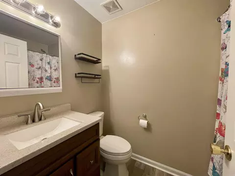 Bath - 708 Dwight St, Trumann, AR 72472 photo 5 of 6