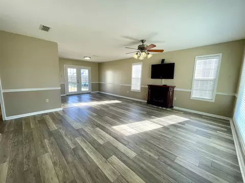 Living - 708 Dwight St, Trumann, AR 72472 photo 1 of 4
