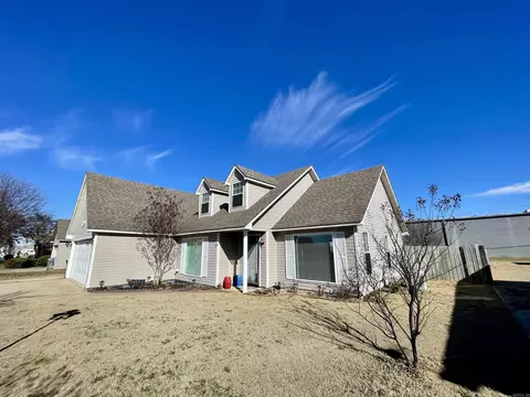 Exterior - 708 Dwight St, Trumann, AR 72472 photo 6 of 7
