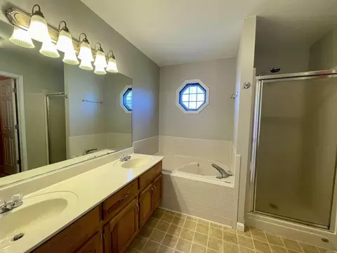 Bath - 708 Dwight St, Trumann, AR 72472 photo 1 of 6