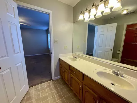Bath - 708 Dwight St, Trumann, AR 72472 photo 4 of 6