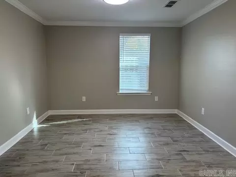 Living - 1009 W Smith St, Benton, AR 72015 photo 1 of 1