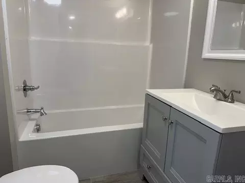 Bath - 1009 W Smith St, Benton, AR 72015 photo 1 of 2