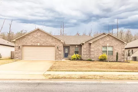 38 Arbor Trail Dr, Cabot, AR 72023