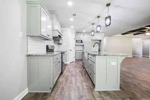 Kitchen - 38 Arbor Trail Dr, Cabot, AR 72023 photo 1 of 4