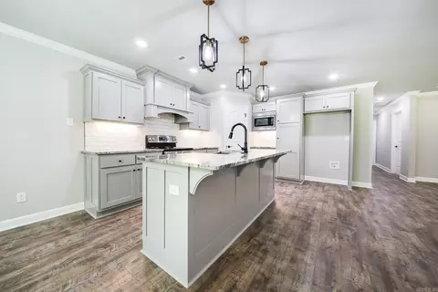Kitchen - 38 Arbor Trail Dr, Cabot, AR 72023 photo 2 of 4