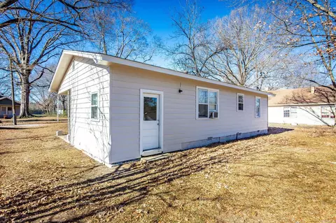 Exterior - 704 N Cypress St, Beebe, AR 72012 photo 3 of 3