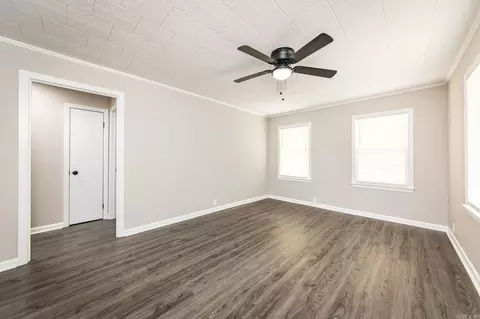 Living - 704 N Cypress St, Beebe, AR 72012 photo 2 of 3