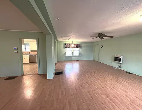 1201 E Main St, Mountain View, AR 72560 photo 9