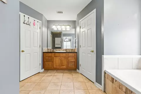 Entry Way - 1073 Fox Hunt Trl, Alexander, AR 72002 photo 1 of 1
