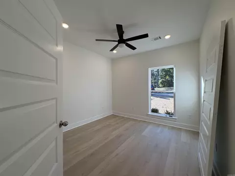 Bedroom - 2 Silverleaf Cv # -B, Greenbrier, AR 72058 photo 1 of 3