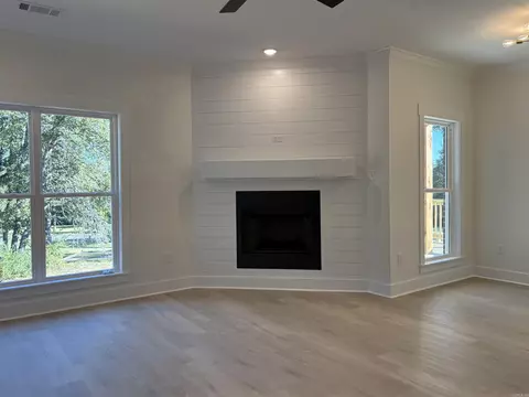Living - 2 Silverleaf Cv # -B, Greenbrier, AR 72058 photo 1 of 3