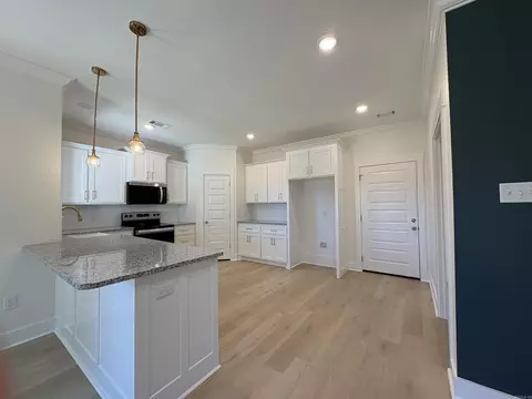Kitchen - 2 Silverleaf Cv # -B, Greenbrier, AR 72058 photo 2 of 2