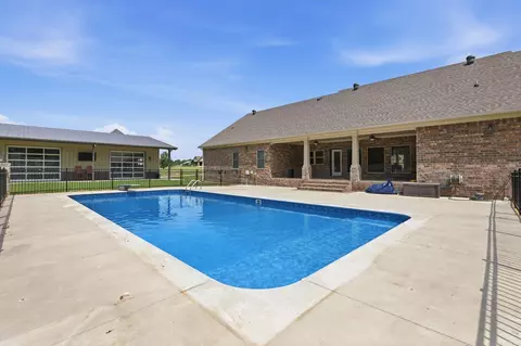 Exterior - 106 W End St, Beebe, AR 72012 photo 7 of 11