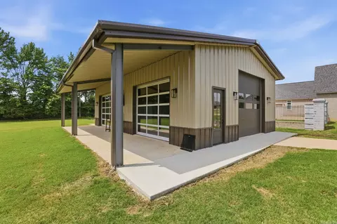 Exterior - 106 W End St, Beebe, AR 72012 photo 5 of 11