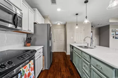 Kitchen - 170 Four Winds, Conway, AR 72034 photo 2 of 5