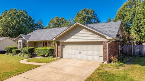 879 Heather Cir, Conway, AR 72034 photo 1