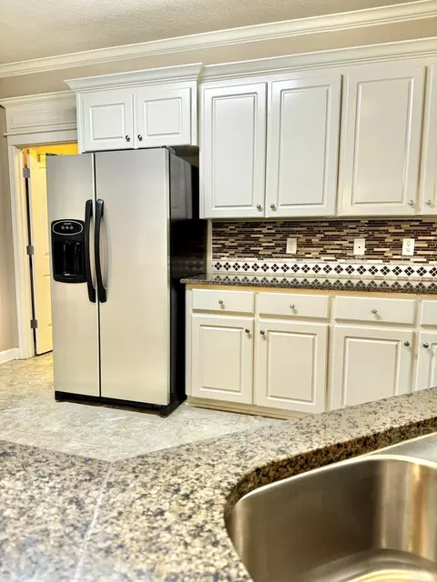 Kitchen - 27 Berry Patch Dr, Cabot, AR 72023 photo 4 of 5