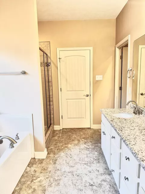 Bath - 27 Berry Patch Dr, Cabot, AR 72023 photo 4 of 12
